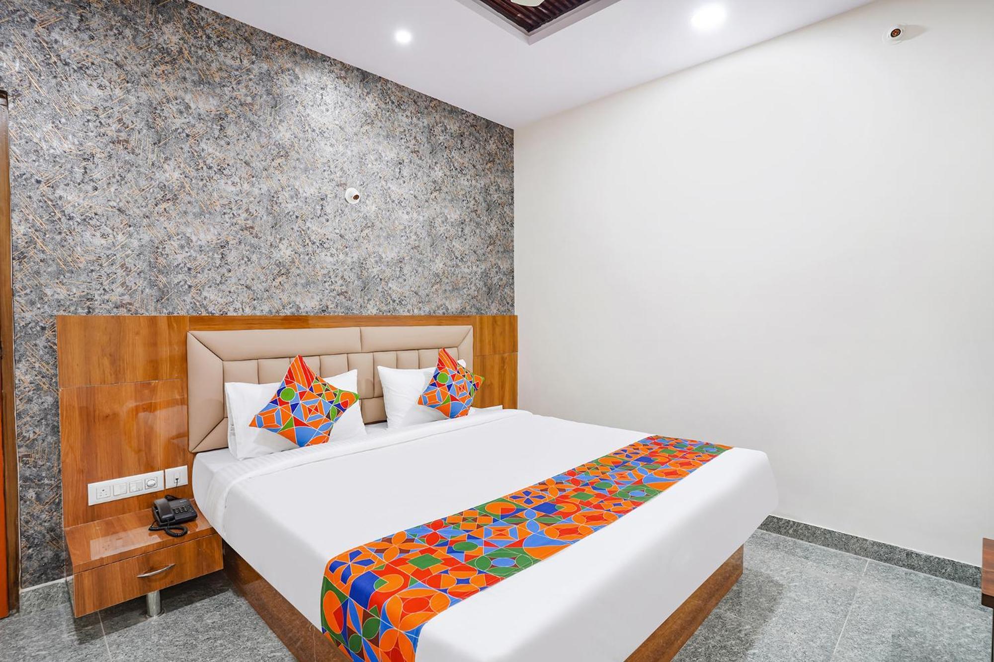Fabhotel Platinum Palace - Nr Magadi Main Road Bangalore Exterior photo