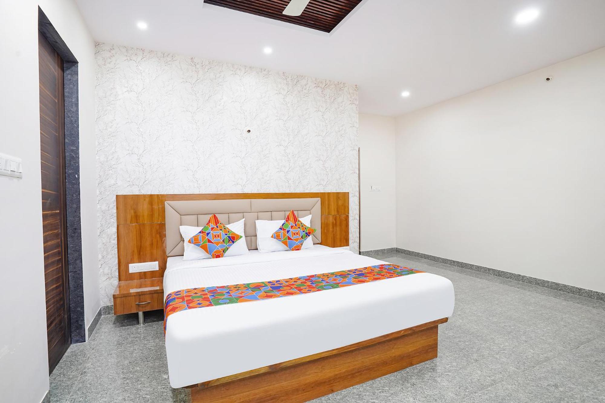 Fabhotel Platinum Palace - Nr Magadi Main Road Bangalore Exterior photo
