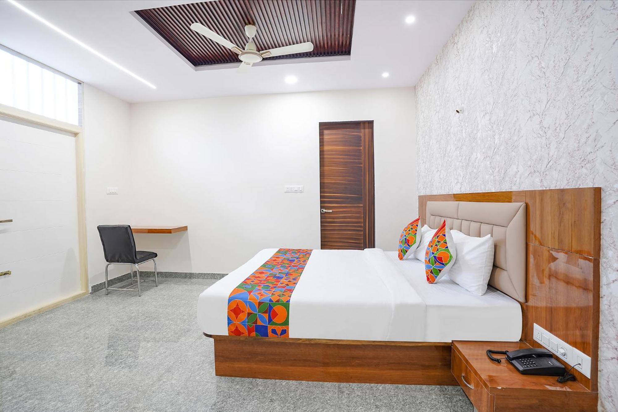 Fabhotel Platinum Palace - Nr Magadi Main Road Bangalore Exterior photo