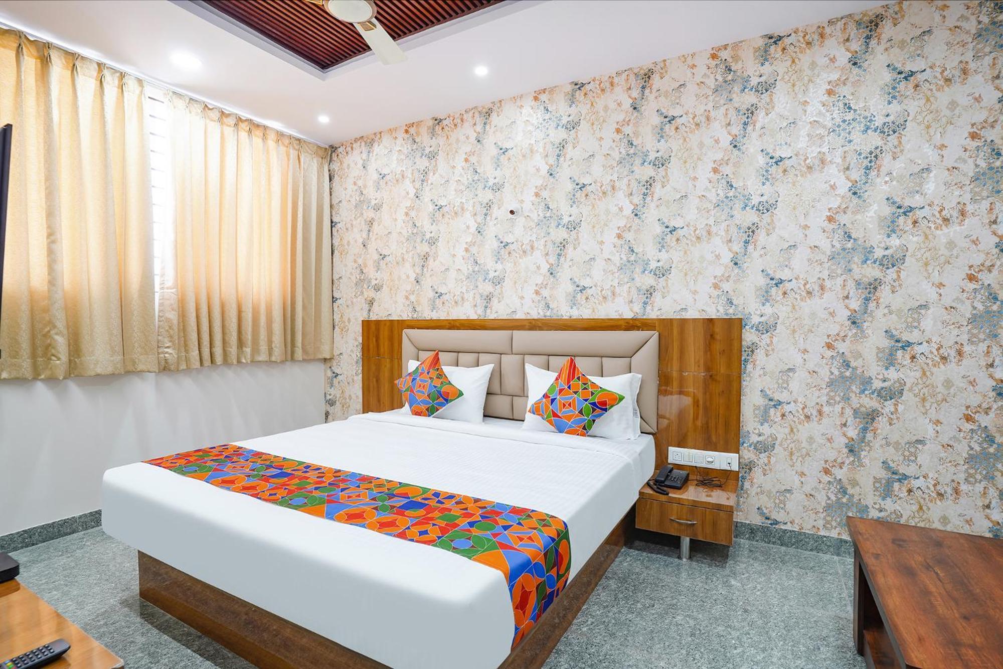 Fabhotel Platinum Palace - Nr Magadi Main Road Bangalore Exterior photo