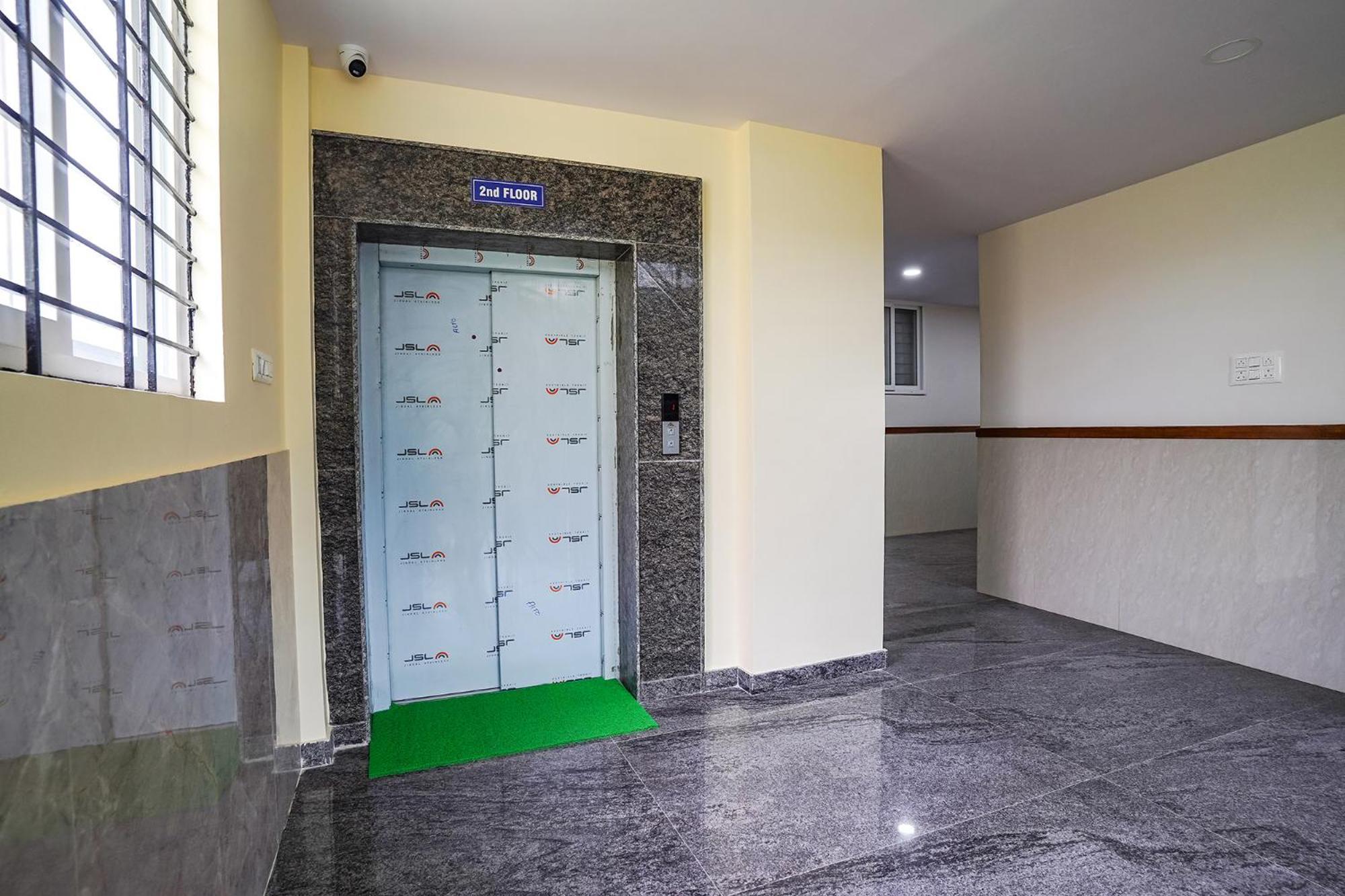 Fabhotel Platinum Palace - Nr Magadi Main Road Bangalore Exterior photo
