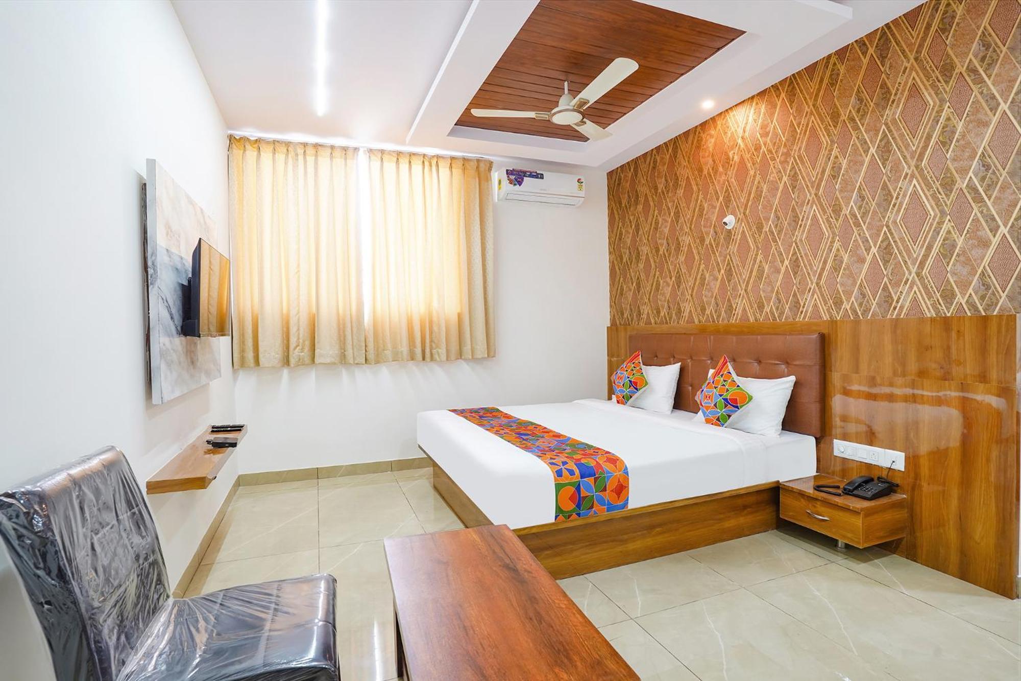 Fabhotel Platinum Palace - Nr Magadi Main Road Bangalore Exterior photo